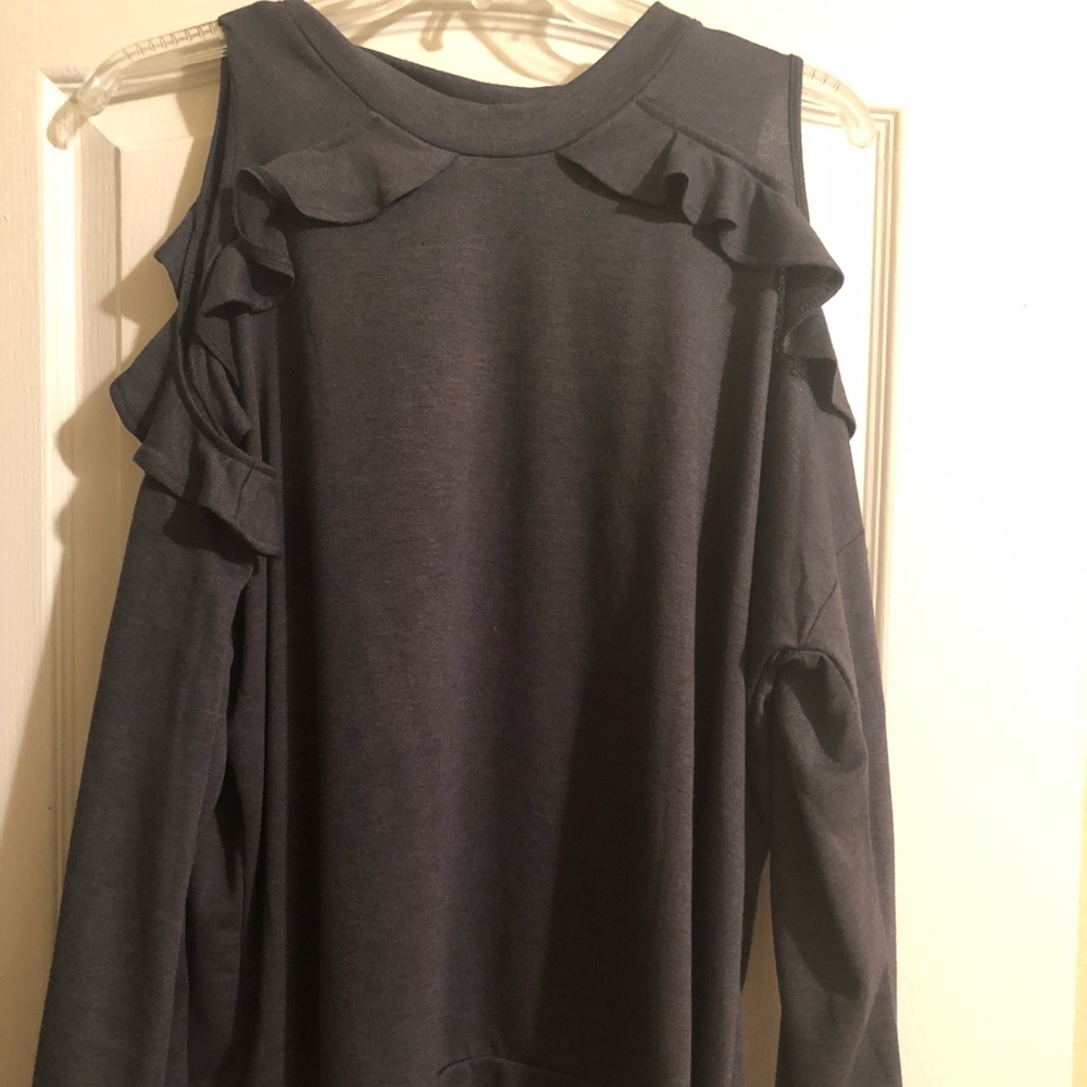Cold Shoulder Long Sleeve Tee